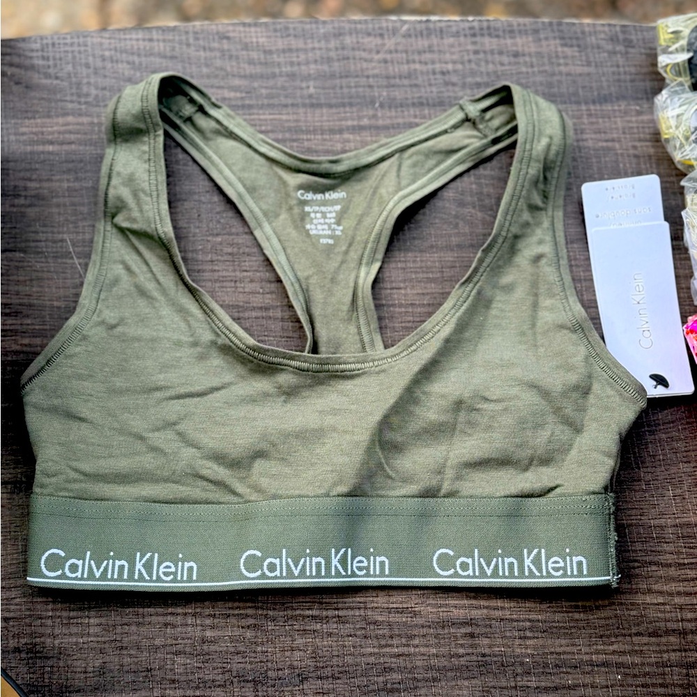 Sports bra